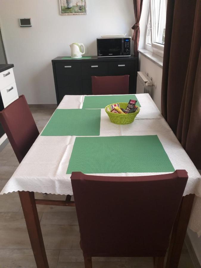 Apartments Battistutti - Free Private Parking ザグレブ エクステリア 写真