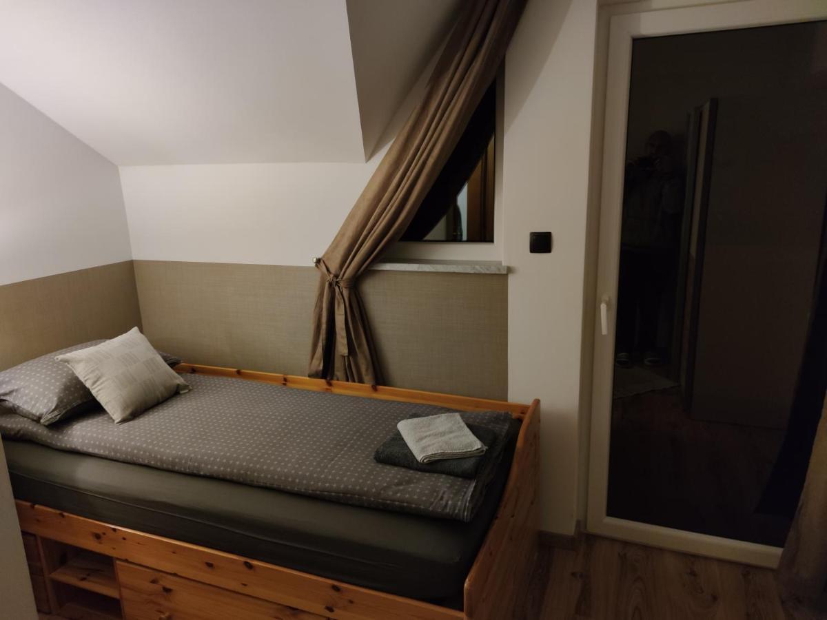 Apartments Battistutti - Free Private Parking ザグレブ エクステリア 写真